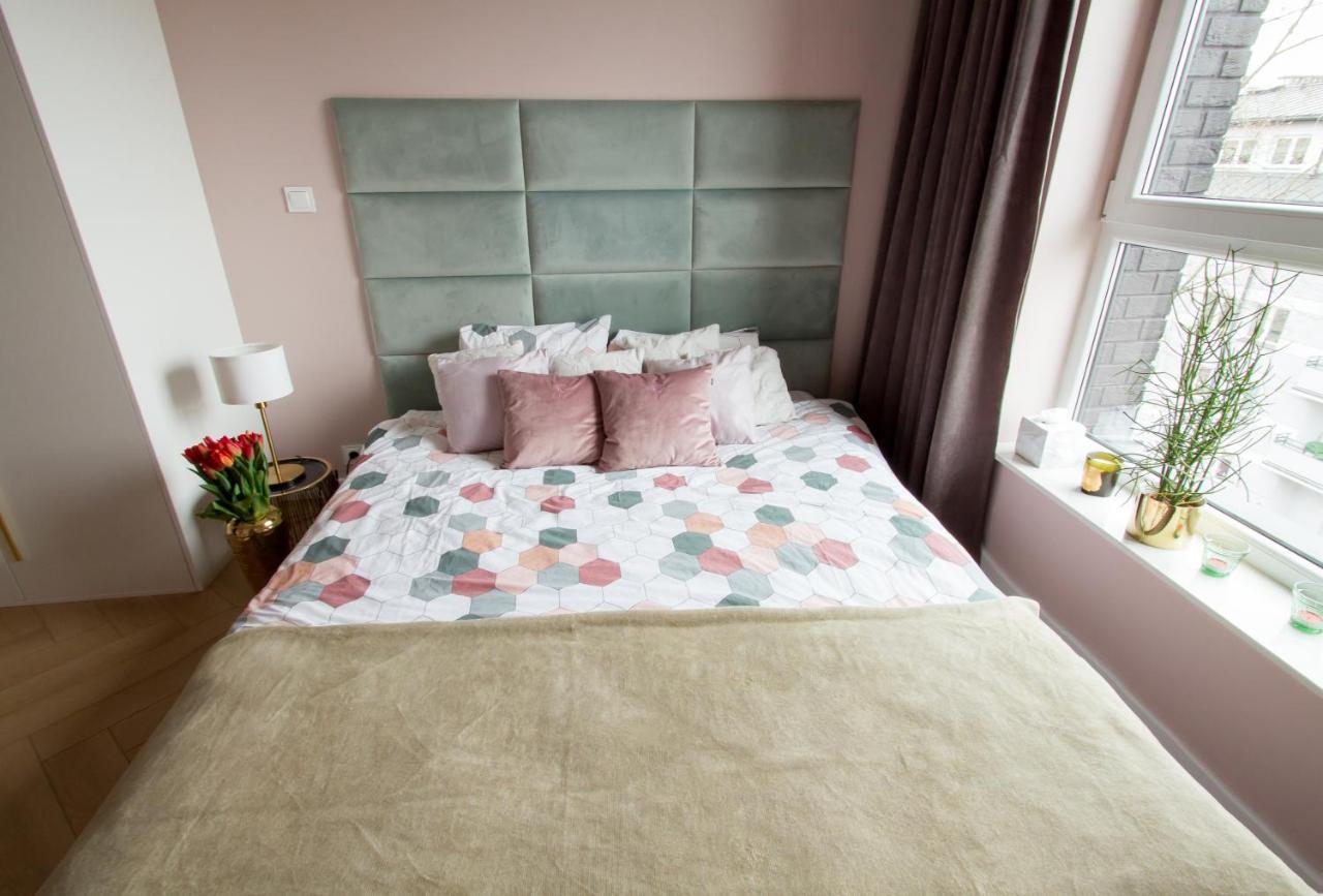 Nowy Apartment Przy Placu Szembeka Varsovia Exterior foto
