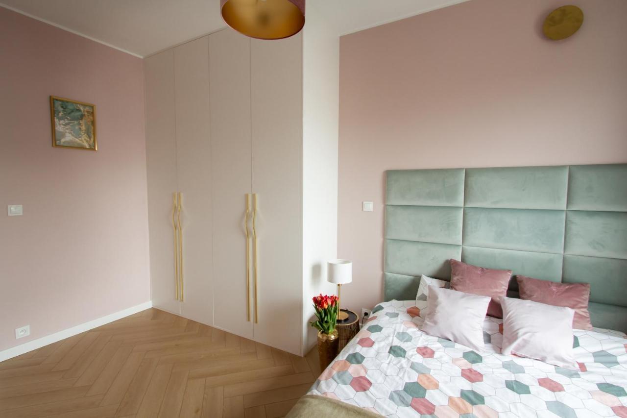 Nowy Apartment Przy Placu Szembeka Varsovia Exterior foto