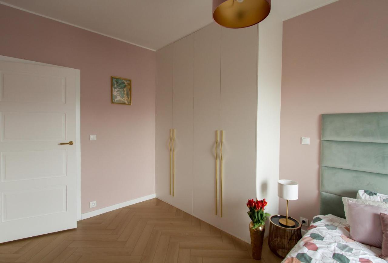 Nowy Apartment Przy Placu Szembeka Varsovia Exterior foto